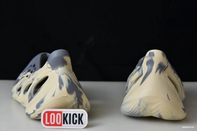 MXT Gray Yeezy RNNR Adidas GV7904 Moon Foam 0809
